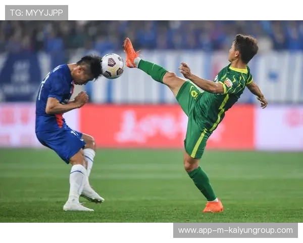 激烈对抗：运动员“绝命一击”保住比赛胜局！