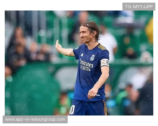 维尼修斯转会风波持续，沙特联报价引发足坛热议